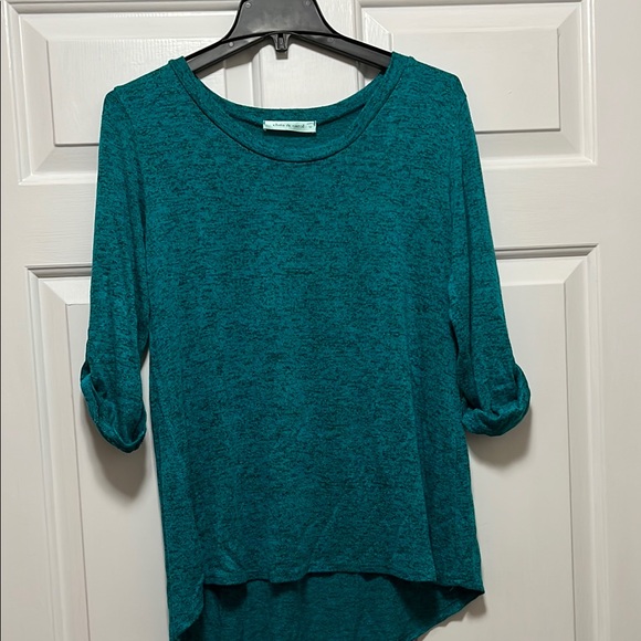 Chris & Carol Round Neck Cuffed Sleeve Tunic - Picture 6 of 11